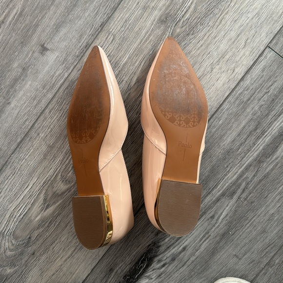 Pointed toe flats. Only worn once - Picture 2 of 4